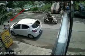 Viral, Video Mobil Tabrak Bocah Bersepeda di Cikarang