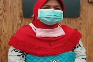 Nenek 64 Tahun Pelempar Botol Plastik ke Mulut Kuda Nil Terancam 3 Bulan Penjara