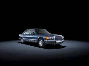 Mercedes-Benz S-Class, Mobil Pertama dengan Airbag yang Dirilis 40 Tahun Lalu
