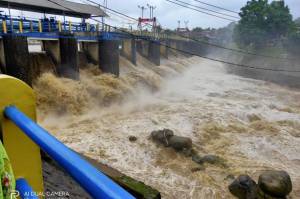 Katulampa Siaga 4, Warga Bantaran Sungai Ciliwung Diminta Waspada