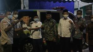 Anggota Komisi B DPRD DKI Bantu Warga Kebayoran Lama Utara Ambulance