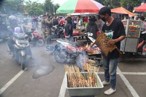 TNI-Polri-Satpol PP Awasi Ketat Prokes di Pasar Ramadhan dan Pasar Takjil