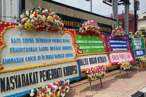 Semerbak Bunga Dukungan untuk Polres Depok Bongkar Dugaan Korupsi Damkar