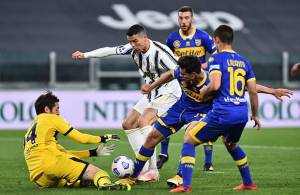 Juventus Hantui AC Milan Usai Bungkam Parma