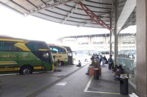 Terminal Pulogebang Mulai Ramai Sepekan Jelang Larangan Mudik