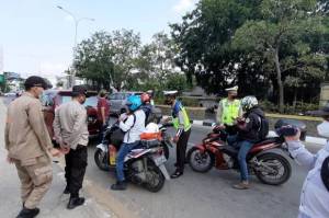 Sekat Jalan Jayanti, Pemudik Tangerang Berhasil Dihalau Masuk Serang