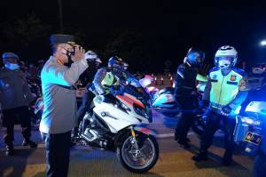 Kapolda Metro Jaya Bareng Kakorlantas Naik Motor Tinjau Penyekatan Cikarang