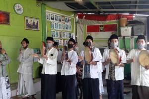 Hadrah Yayasan Nurul Qulub Sambut Kegiatan Bagi Santunan Baja Perindo