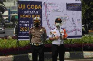Ada Uji Coba Road Bike, Besok JLNT Kampung Melayu-Tanah Abang Dialihkan