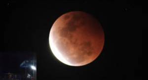 Gerhana Bulan Total Hiasi Bumi, Super Blood Moon Trending di Twitter
