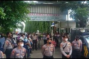 Lagi, Polisi Amankan 11 Simpatisan Habib Rizieq di Pengadilan Negeri Jakarta Timur