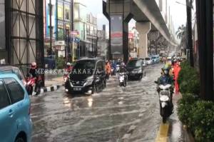 Jalan RS Fatmawati Jaksel Tergenang, Arus Lalu Lintas Tersendat
