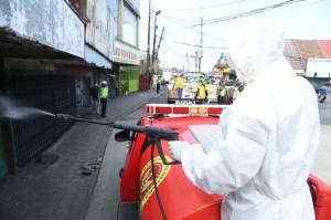 Putus Penyebaran Covid-19, Tim Velox BIN Semprotkan Disinfektan di Jalan Bogor