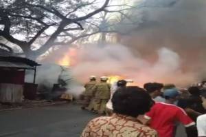 Kebakaran di Manggarai, 10 Mobil Damkar Dikerahkan