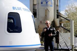 Ahli Sebut Penerbangan Luar Angkasa Jeff Bezos Berisiko