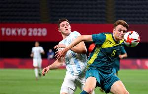 Olimpiade Tokyo 2020: Hujan Kartu Warnai Kekalahan Argentina U-23 dari Australia U-23