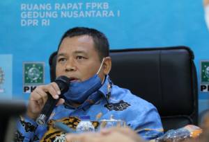 Wakil Ketua Komisi XI Dorong OJK Usut Oknum Nakal Perbankan Syariah