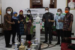 Donasi Tabung & Oksigen CropLife Indonesia untuk Saudara Sebangsa