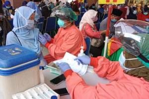Vaksinasi Harian di Jakarta Lampaui Target, Wagub Ariza: Jangan Puas Diri, Tetap Jaga Prokes