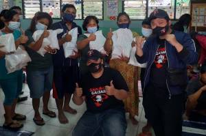 Korban Kebakaran di Kemayoran Dapat Bantuan Sembako dari Relawan Sahabat Ganjar