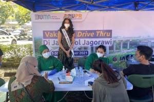 Bersinergi, TNI dan Jasa Marga Gelar Vaksin Drive Thru di Jagorawi