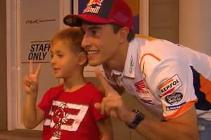 Marc Marquez Beri Kado Spesial untuk Bocah 5 Tahun yang Sekeluarganya Fans Rossi