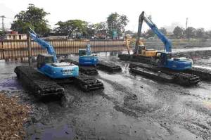 Antisipasi Banjir 2022, Gerebek Lumpur Kali Mookevart Ditargetkan Selesai 129 Hari