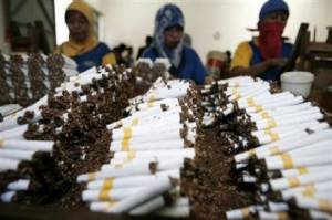 Simplifikasi Cukai Bikin Perusahaan Rokok Skala Kecil Sulit Bersaing