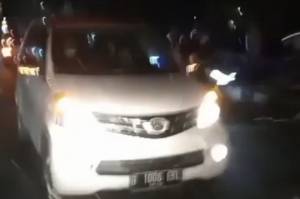 Viral, Ambulans Bawa Pasien dari RSUD Pasar Rebo Dihalangi Mobil di Kramat Jati