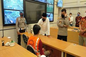 Kesal Terhadap Pembunuh Pelajar di Bogor, Bima Arya Jambak Rambut Pelaku