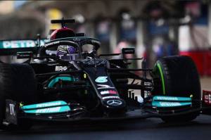 F1 GP Turki 2021: Lewis Hamilton Pesimistis Kalahkan Verstappen Pasca Penalti