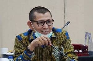 Wagub DKI Ariza Berikan Ucapan Selamat Ulang Tahun pada Anggota DPRD DKI Lukman Hakim