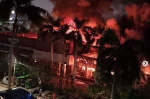 Gudang Elektronik di Mangga Dua Jakarta Pusat Terbakar