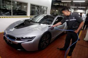 BMW dan Mercedes-Benz Bakal Investasi Mobil Listrik di Indonesia