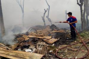 Lapak Pengolahan Sampah Terbakar di Tangerang, 2 Truk Ikut Hangus