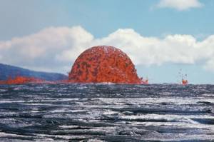 Gunung Berapi Ini Pernah Meletus 5 Tahun, Air Mancur Lava yang Tercipta Bikin Merinding
