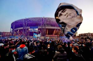 Stadion Napoli Dilengkapi  Patung Diego Maradona