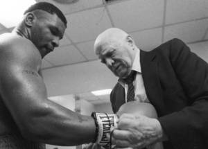 Kisah Keberingasan Mike Tyson dan Sentuhan Cus DAmato