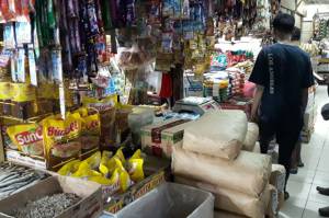 Pemerintah Larang Penjualan Minyak Curah, Pedagang: Makin Sulit saja Hidup