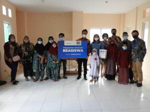 JCB Indonesia Kolaborasi Salurkan Dana Pendidikan Anak Terdampak Pandemi