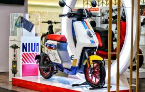 Sepeda Listrik Kolaborasi NIU dan Gundam Hadir di Grand Indonesia