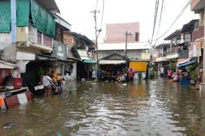 Banjir Rob, DPRD DKI: Bangun Tanggul Darurat di Pesisir Utara