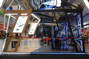 Tes dan Rasakan Teknologi Laptop  di Acer Experience Zone Atrium Mangga Dua Mall
