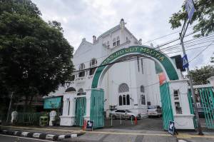 Sejarah Masjid Cut Meutia, Bangunan Bekas Kantor Real Estate Hindia Belanda