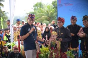 Sandiaga Uno Beri Dukungan UMKM dan Dalang Cilik di Lombok