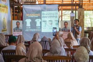Relawan UMKM Sahabat Sandi Bantu Pelaku Usaha Jawa Barat Tembus Pasar Ekspor