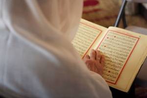 Cara Cepat Hafal Surat Al Mulk dan Tips Menghafal Al-Quran