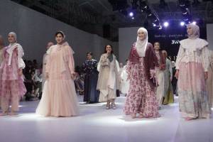 Tiga Jenama Fashion Muslim Sajikan Koleksi Terbaru Melalui Woman In Rhythm di JFW 2023