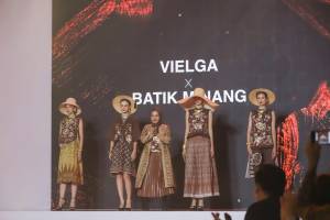 Perkenalkan Batik Minang, Vielga Luncurkan Koleksi Perpaduan Bordir Koto Gadang