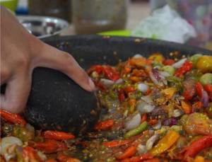 Nikmatnya Sambal Bu Nik yang Jadi Pioner Penyedap Kuliner Khas Nusantara, Pecinta Pedas Wajib Coba